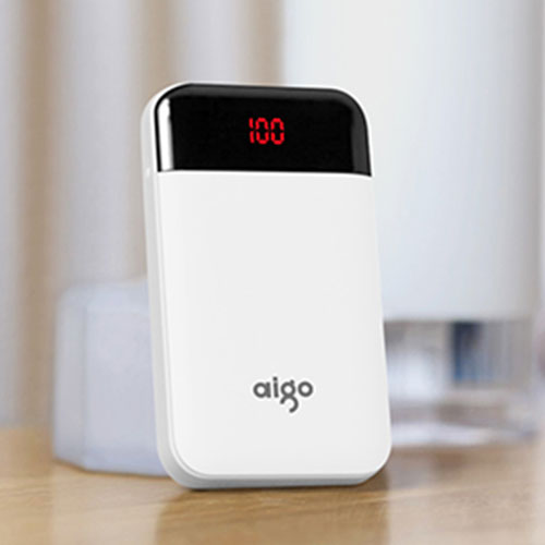 PD、PE、QC等多協議加持，aigo E10000PD數顯快充移動電源評測